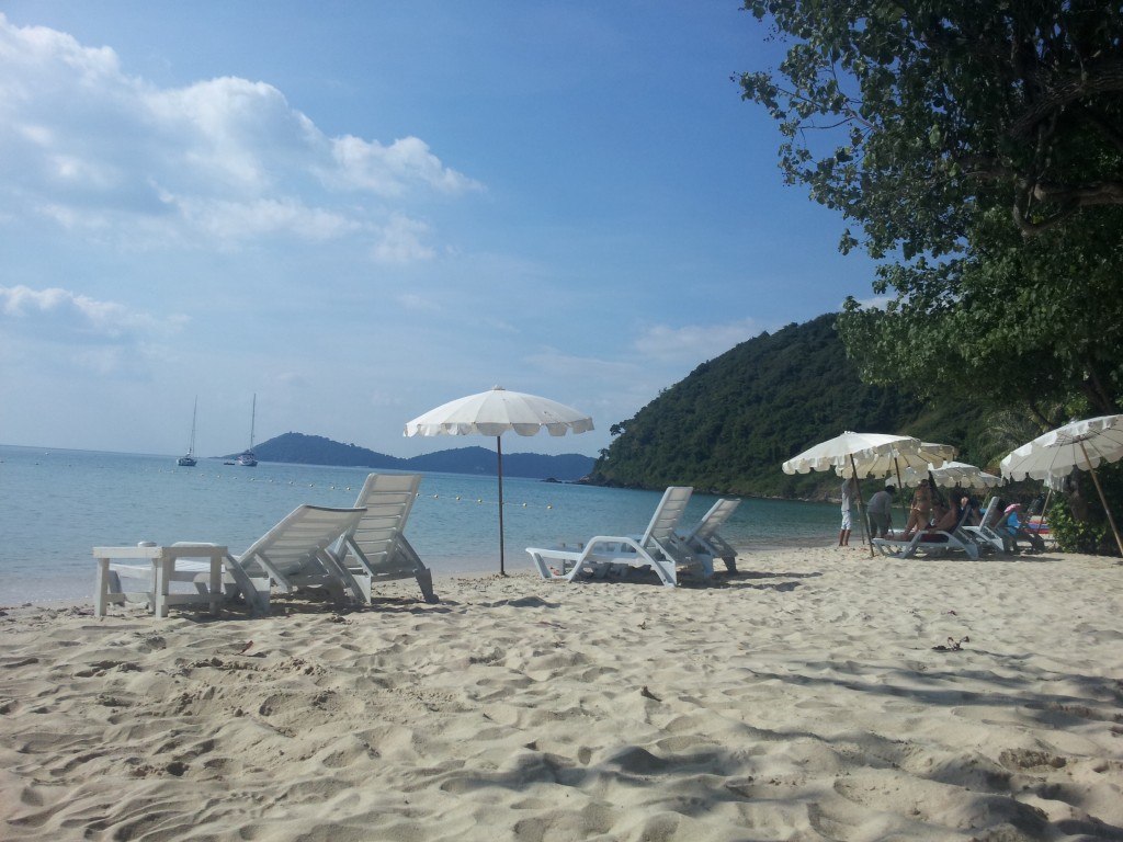 Sable blanc et cocotiers… Bienvenue à Koh Samet!